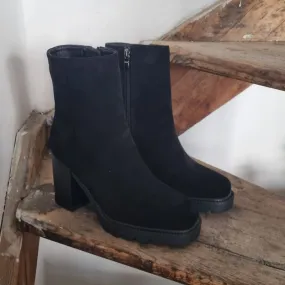 Anna's boots