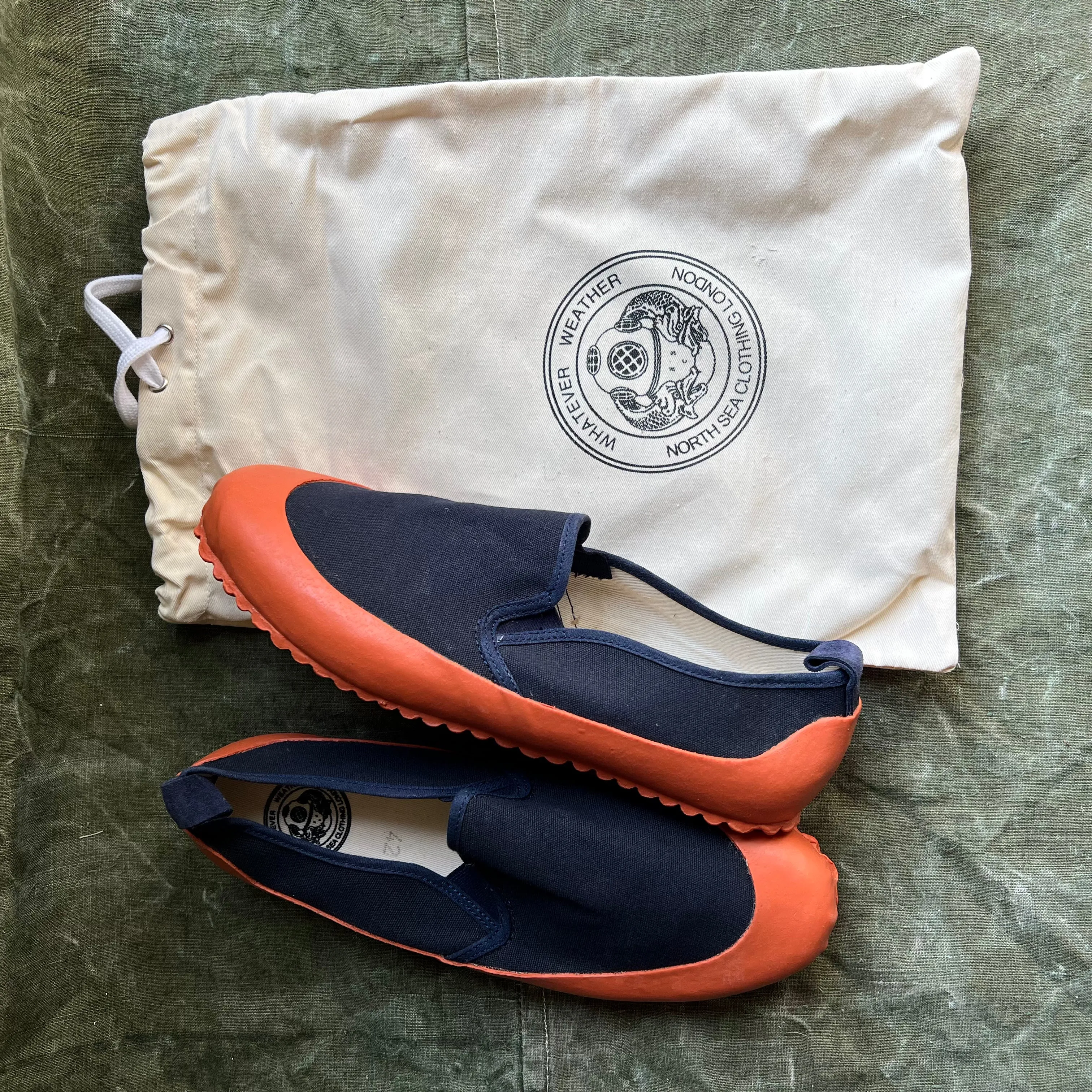 ARCHIVE SALE - MARINE SLIP ON, NAVY/ORANGE