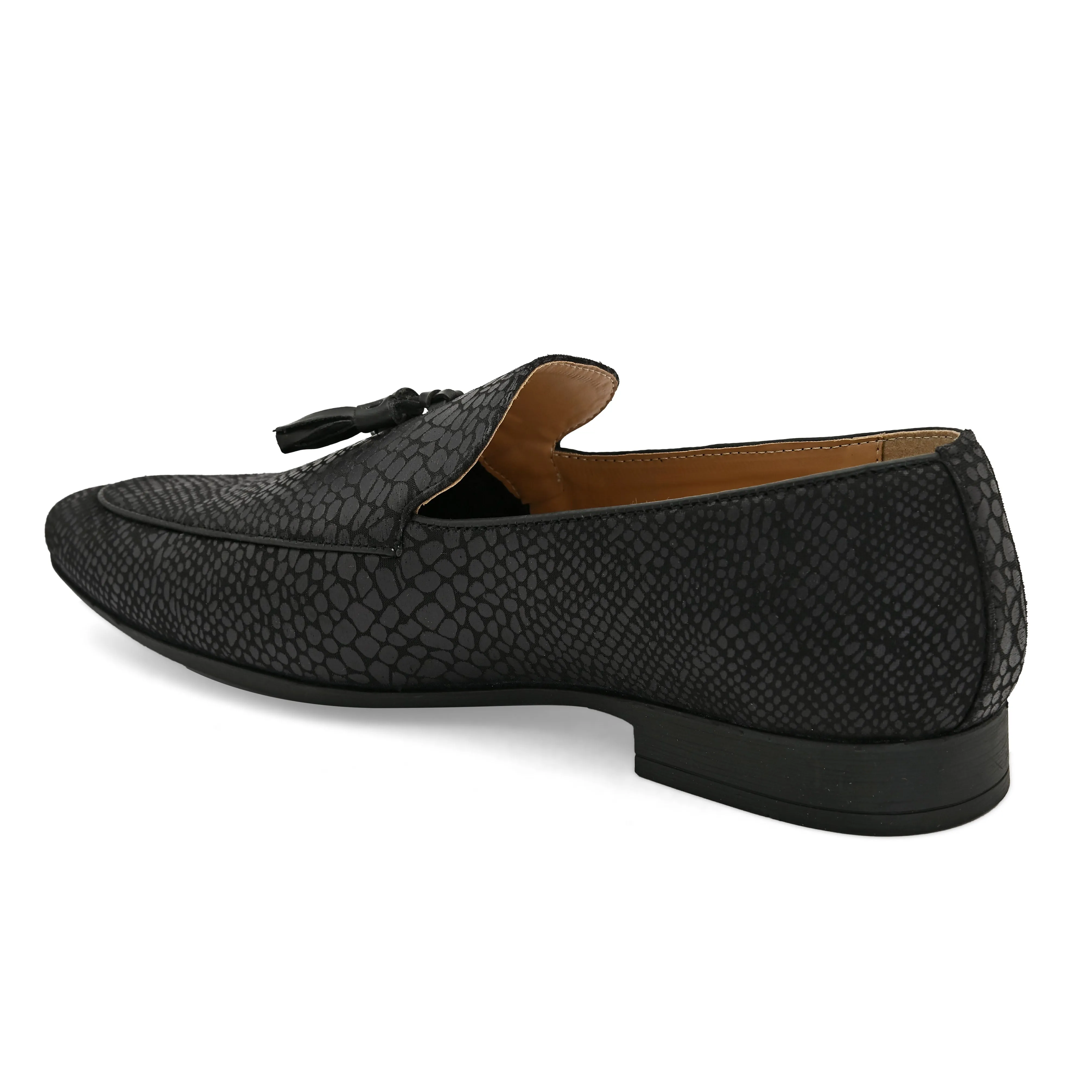 Dabble Black Textured Loafers