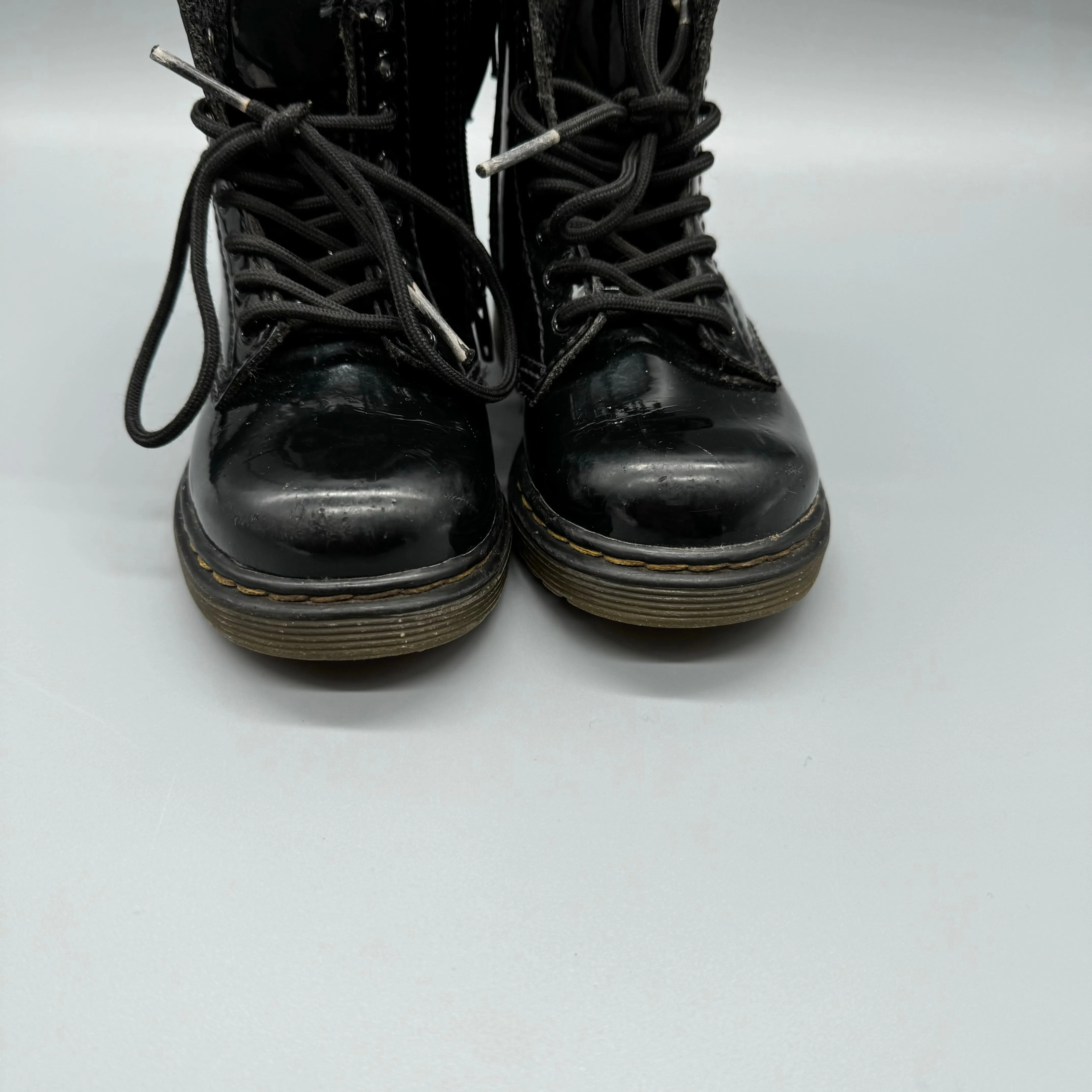 Dr. Martens / Boots / US8