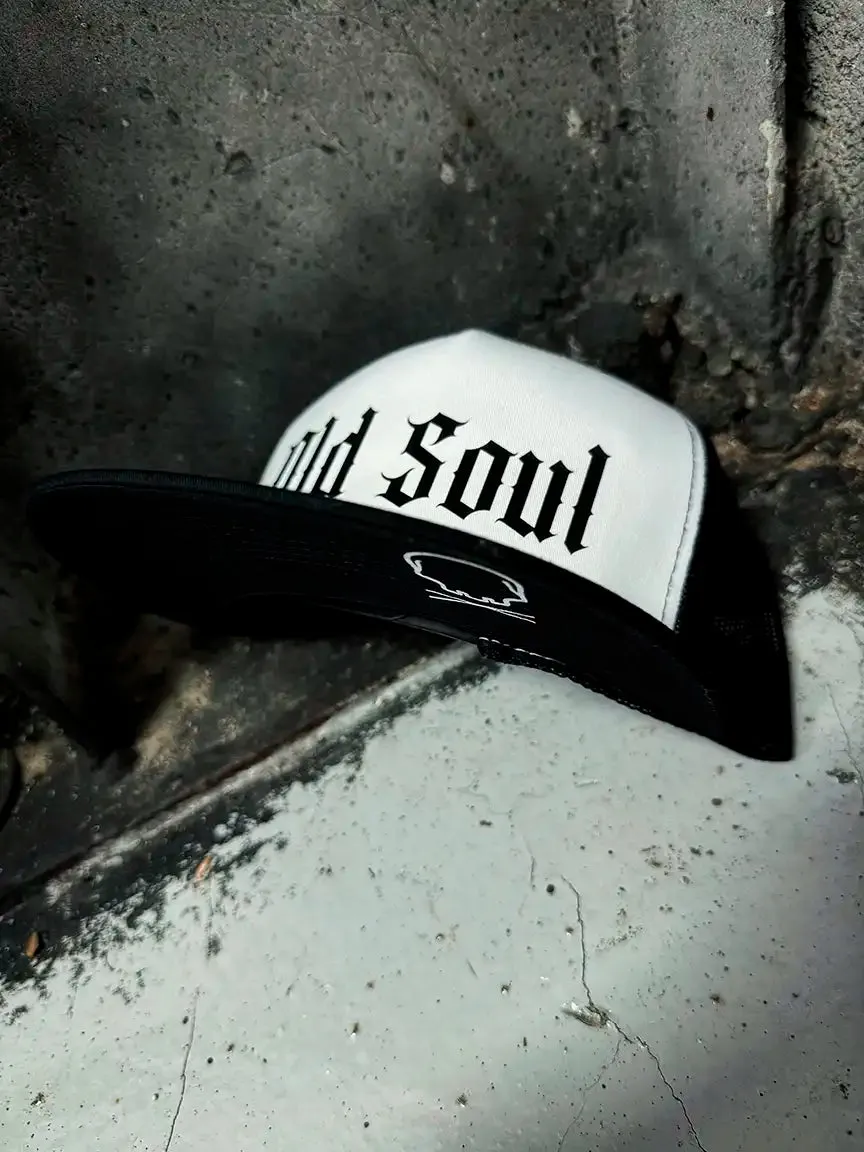 OLD SOUL BLACK & WHITE HAT