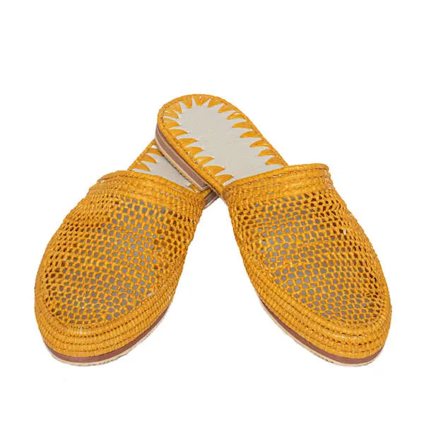 Raffia Slippers Babouche in Mango