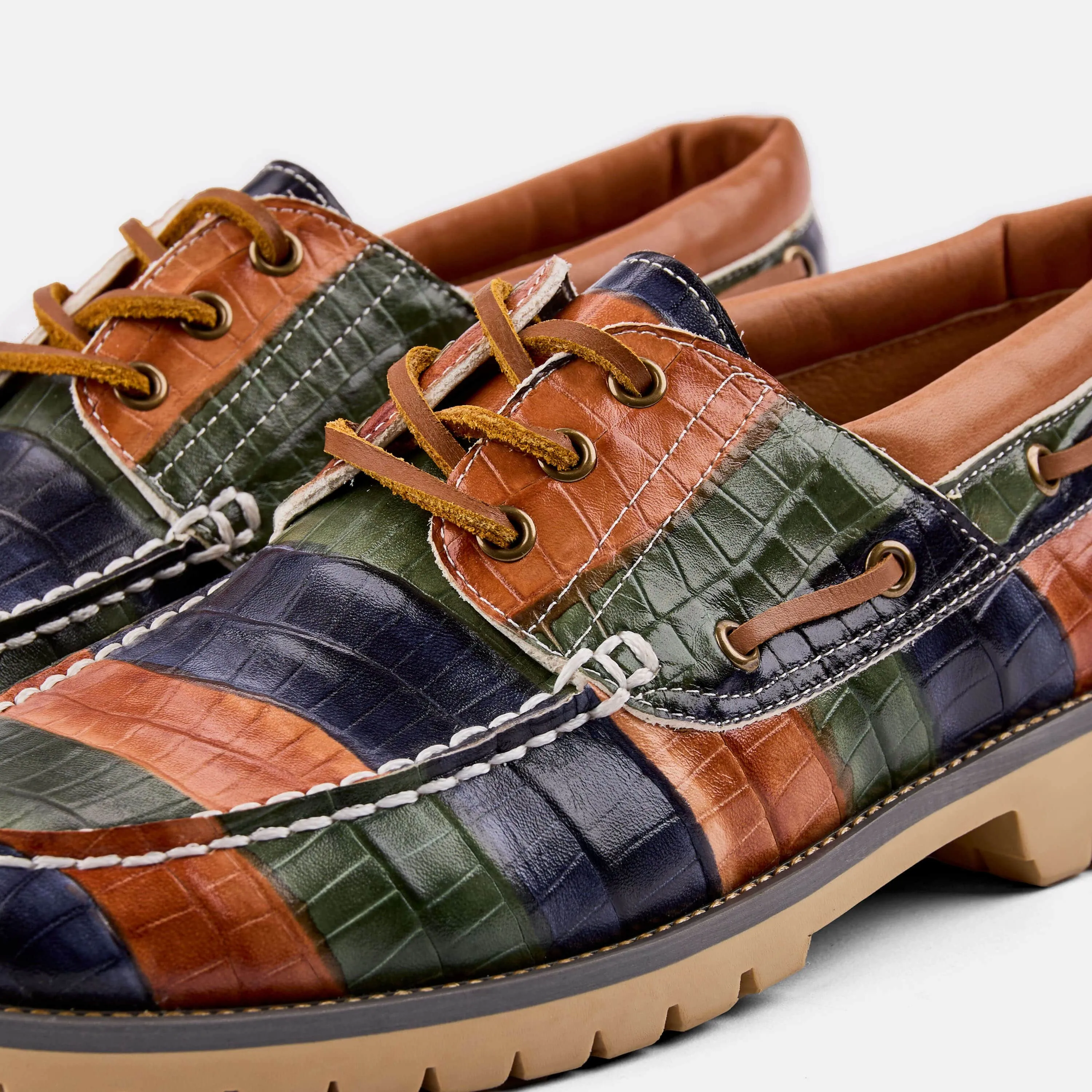 Premium Santiago Woodlands Leather Lug Boat Shoes for Comfortable All-Day Wear