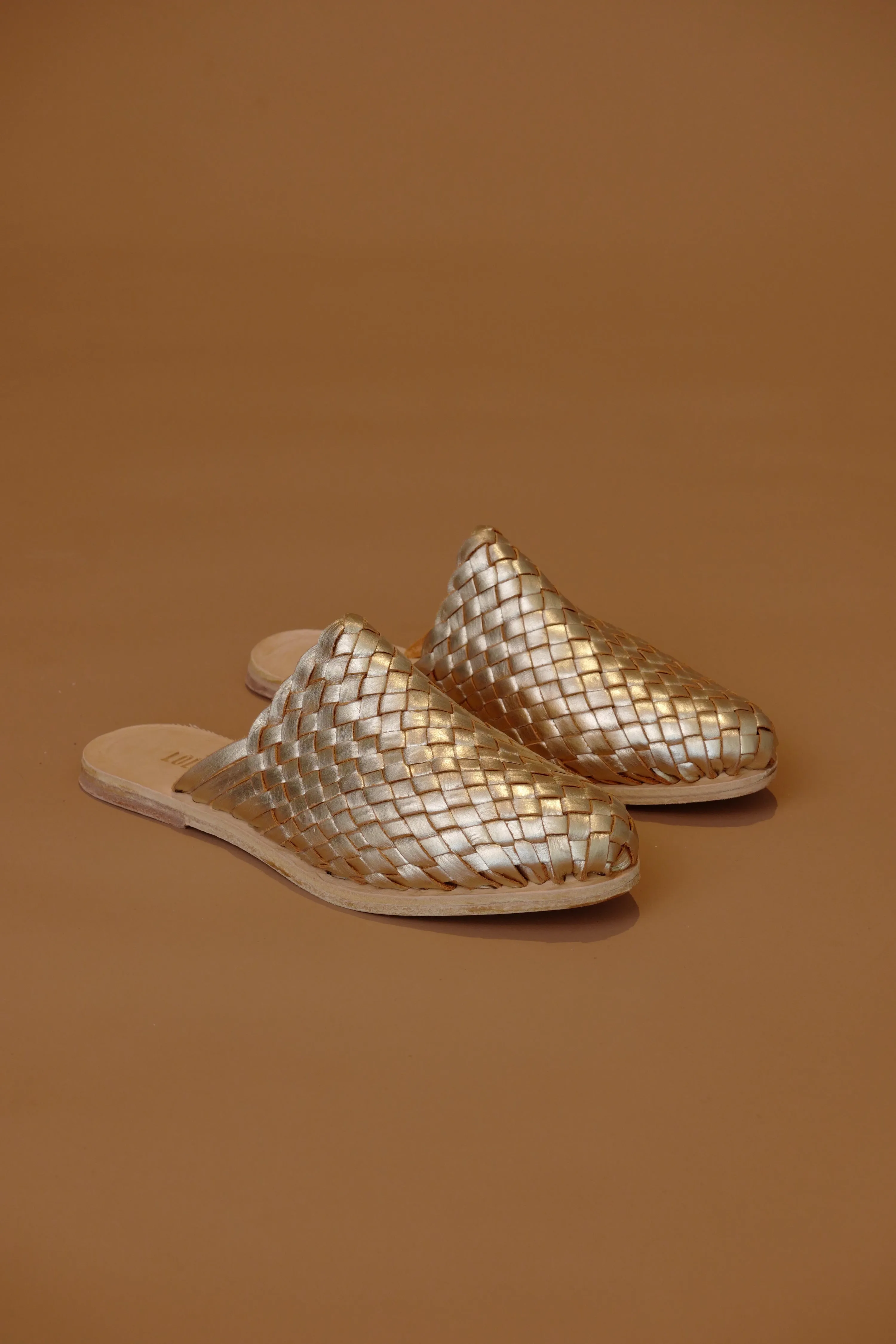 THE LUISA LEATHER SLIDES // GOLD