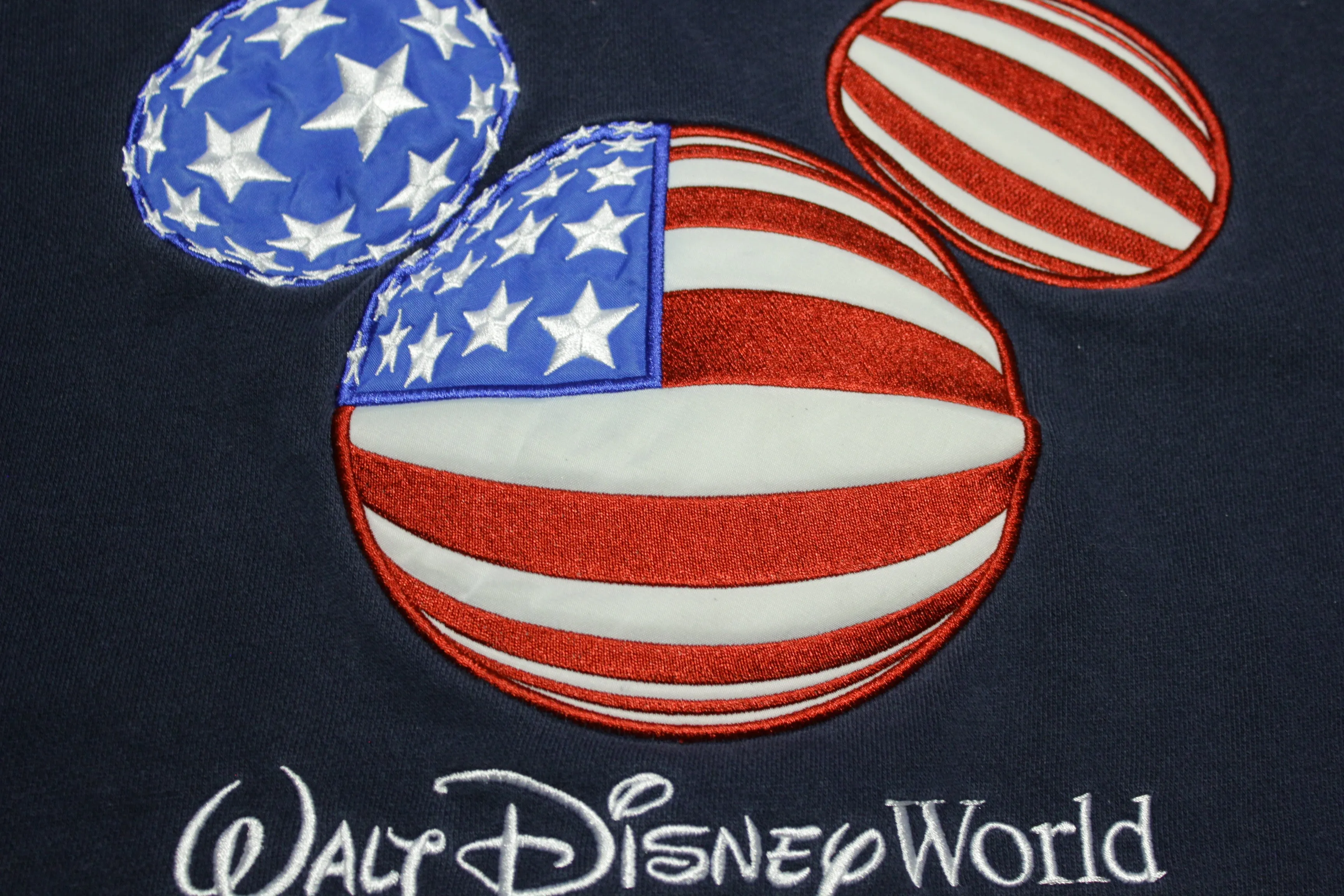 Walt Disney World Vintage Embroidered Mickey USA Flag Crewneck Sweatshirt