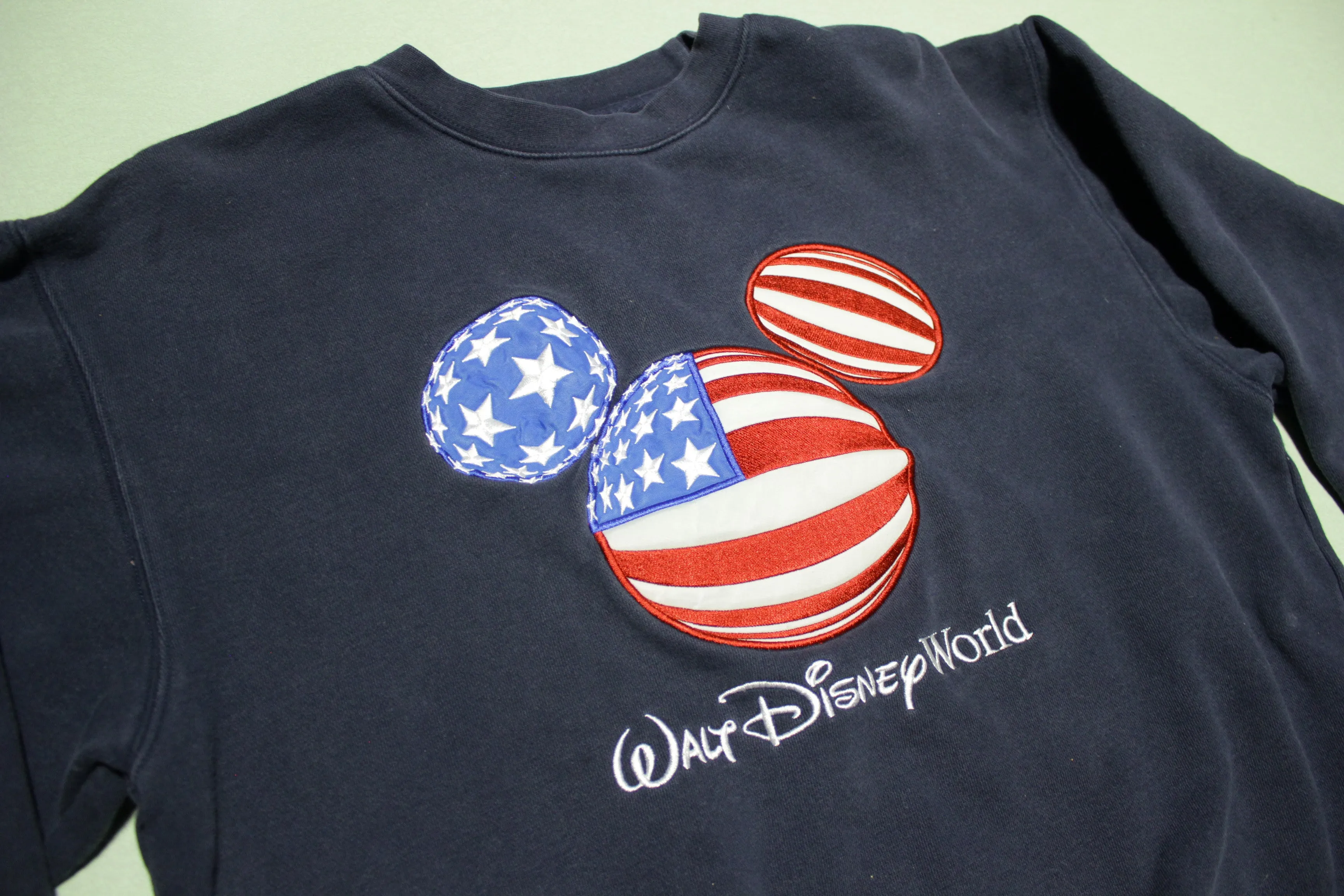 Walt Disney World Vintage Embroidered Mickey USA Flag Crewneck Sweatshirt